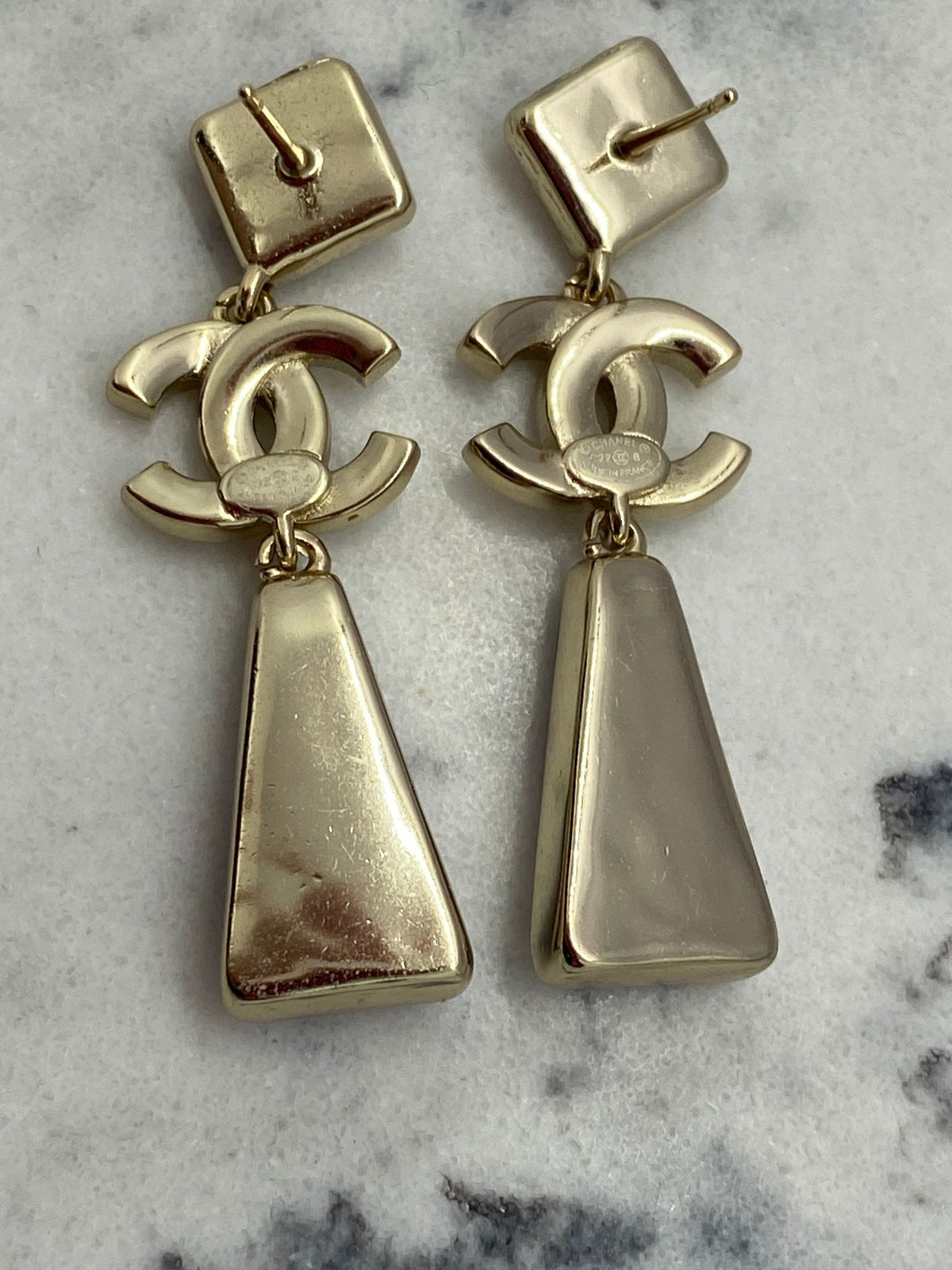 CHANEL CC Light Gold Purple Pendant Earrings - Pre owned