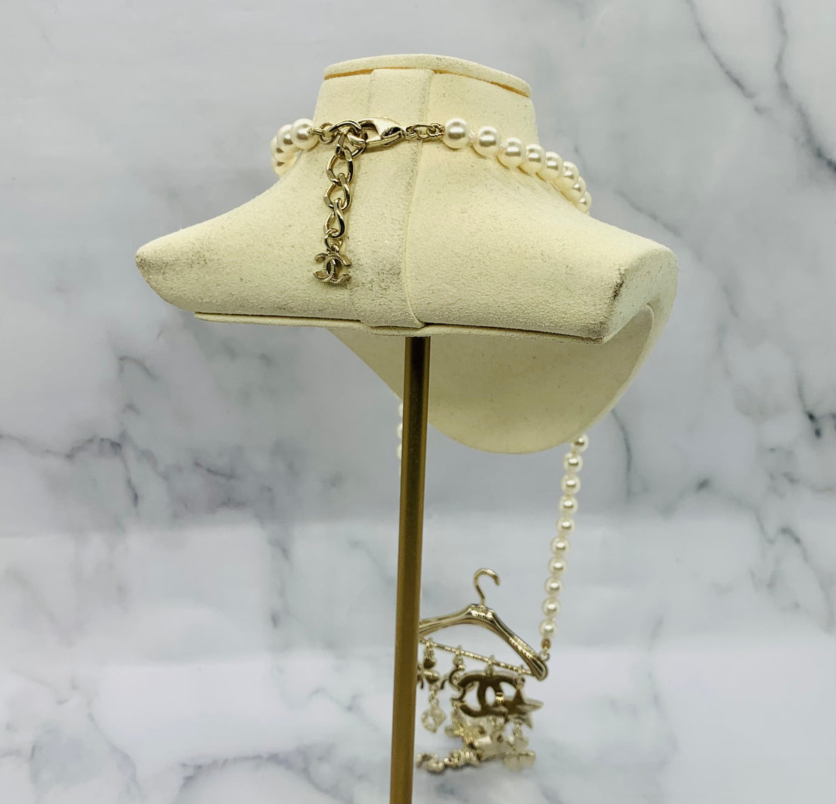 CHANEL CC Rare Hanger Pearl Necklace - Pre owned