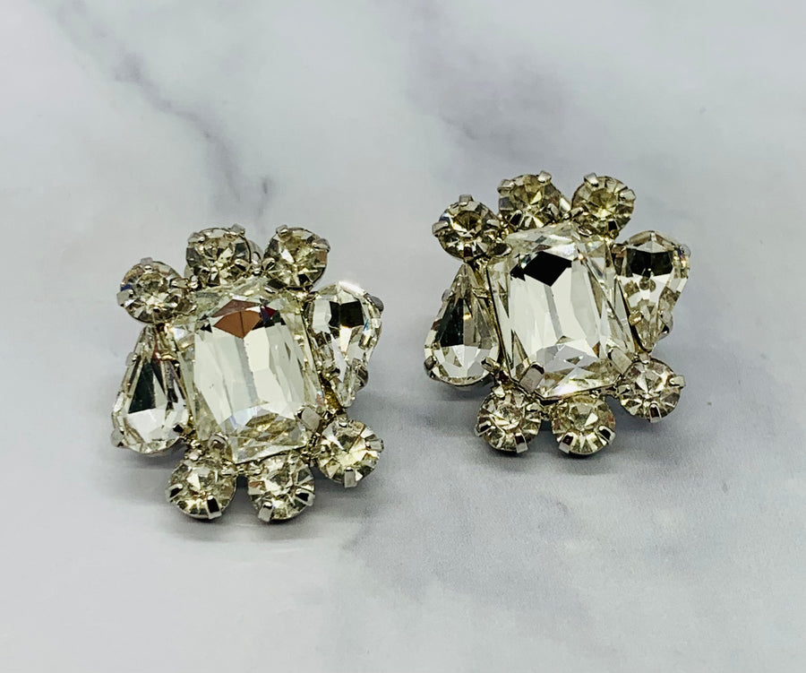 Vintage Hollywood Silver-tone rhinestone cluster earrings - Pre owned / KQ4582