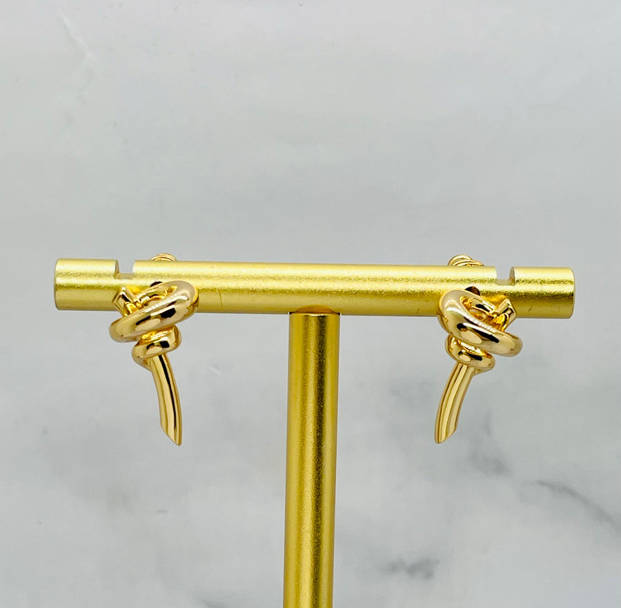 FENDI Filo Gold Tone Knot F Earrings - Pre-Owned — 1