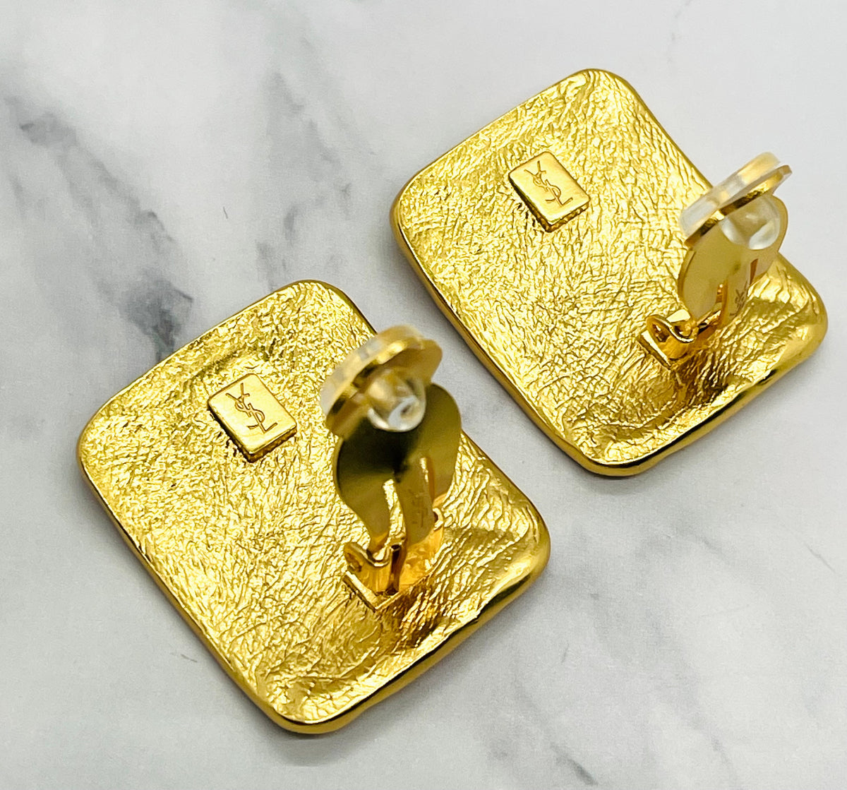 YSL Hammered Monogram Clip-On Earrings - Pre-Owned / MJ6381 — 2