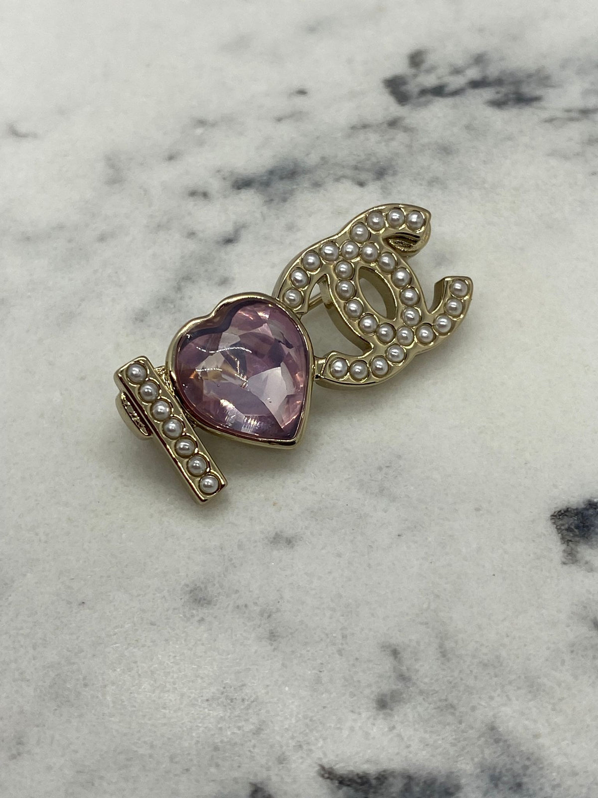CHANEL I heart CC Small Brooch Pin - Pre-Owned — 2