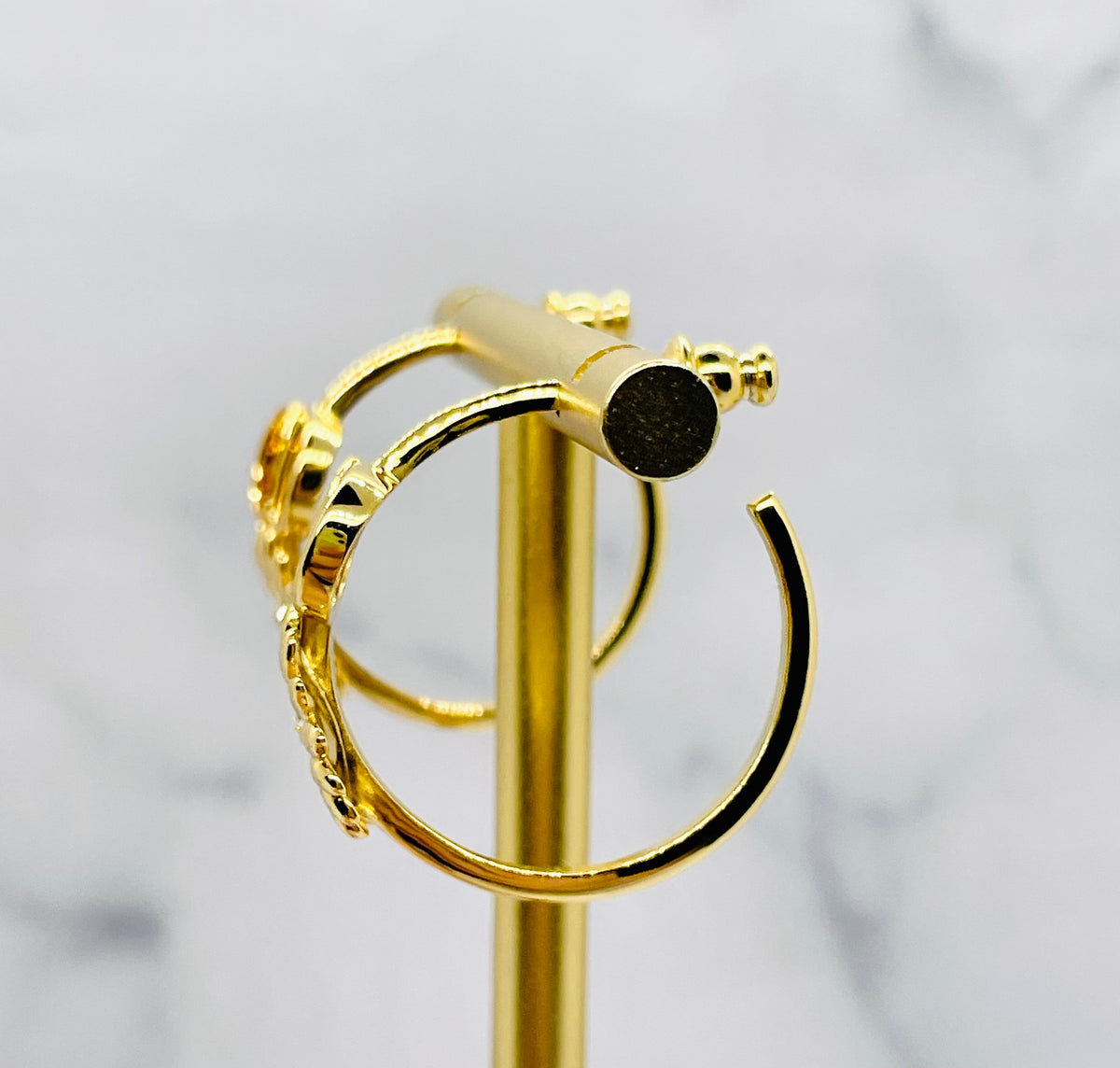 CHRISTIAN DIOR CD Gold Tone Daisy Hoop Earrings - Pre-Owned — 3