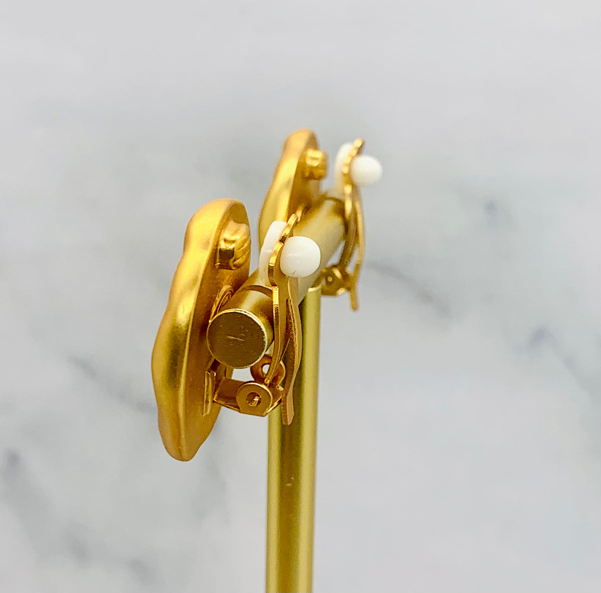 CHANEL CC Vintage Gold Seal Clip On Earrings - Pre-Owned — 4