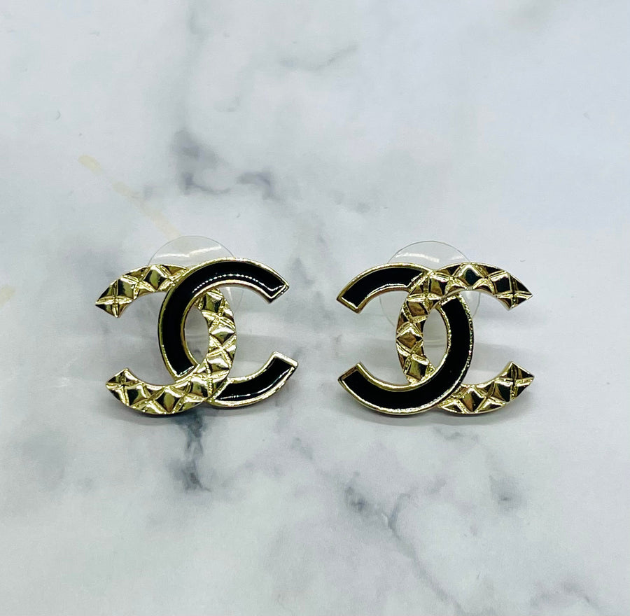 CHANEL CC Black Quilted Earrings - Pre-Owned — 1