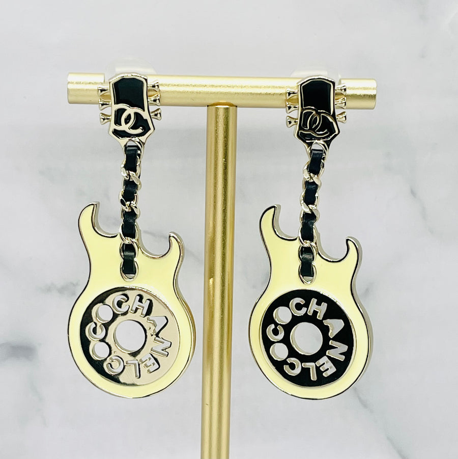 CHANEL CC Rock Guitar Enamel Pendant Earrings - Pre-Owned
