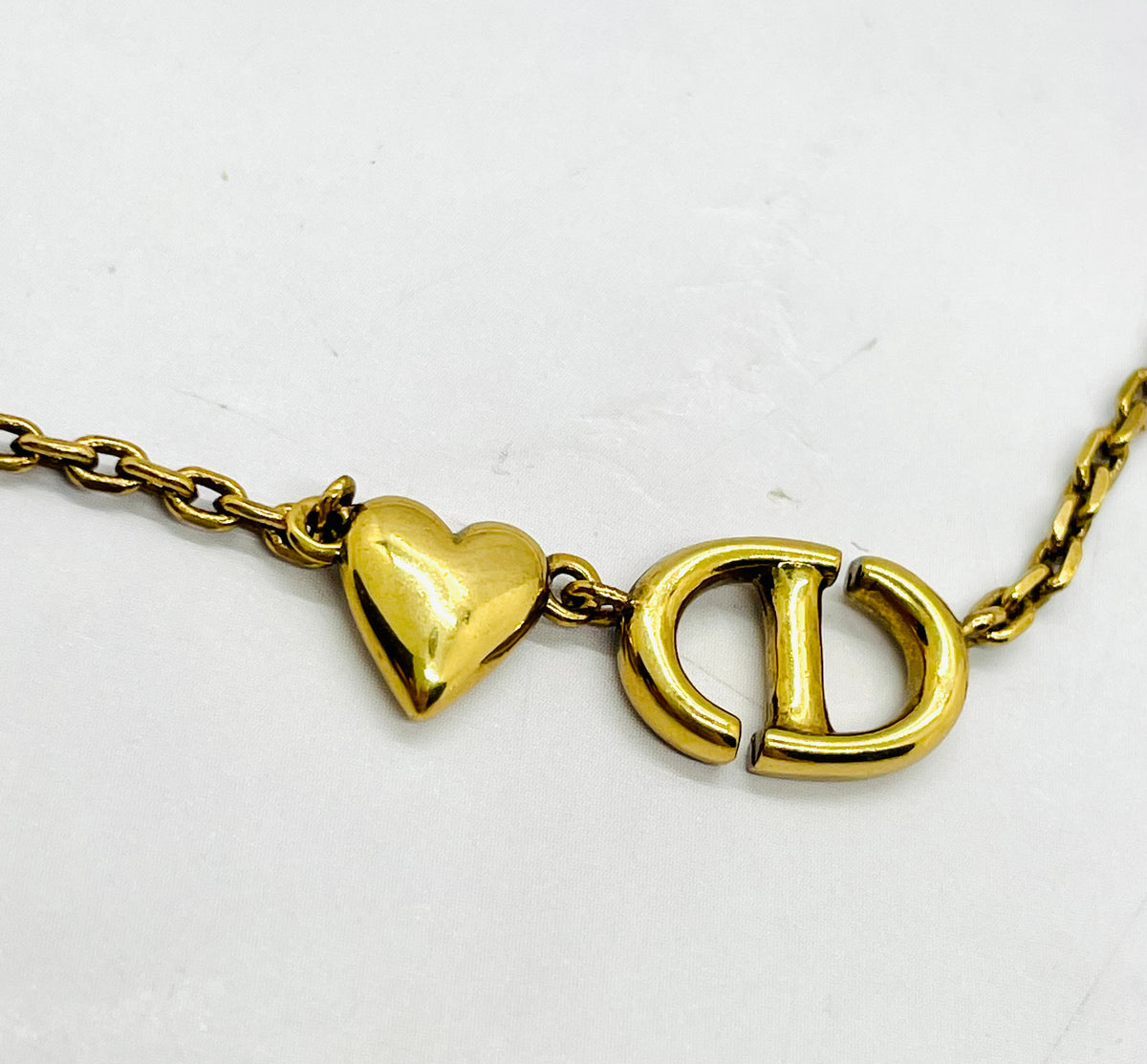 CHRISTIAN DIOR CD Brass Tone Heart Necklace - Pre-Owned — 5