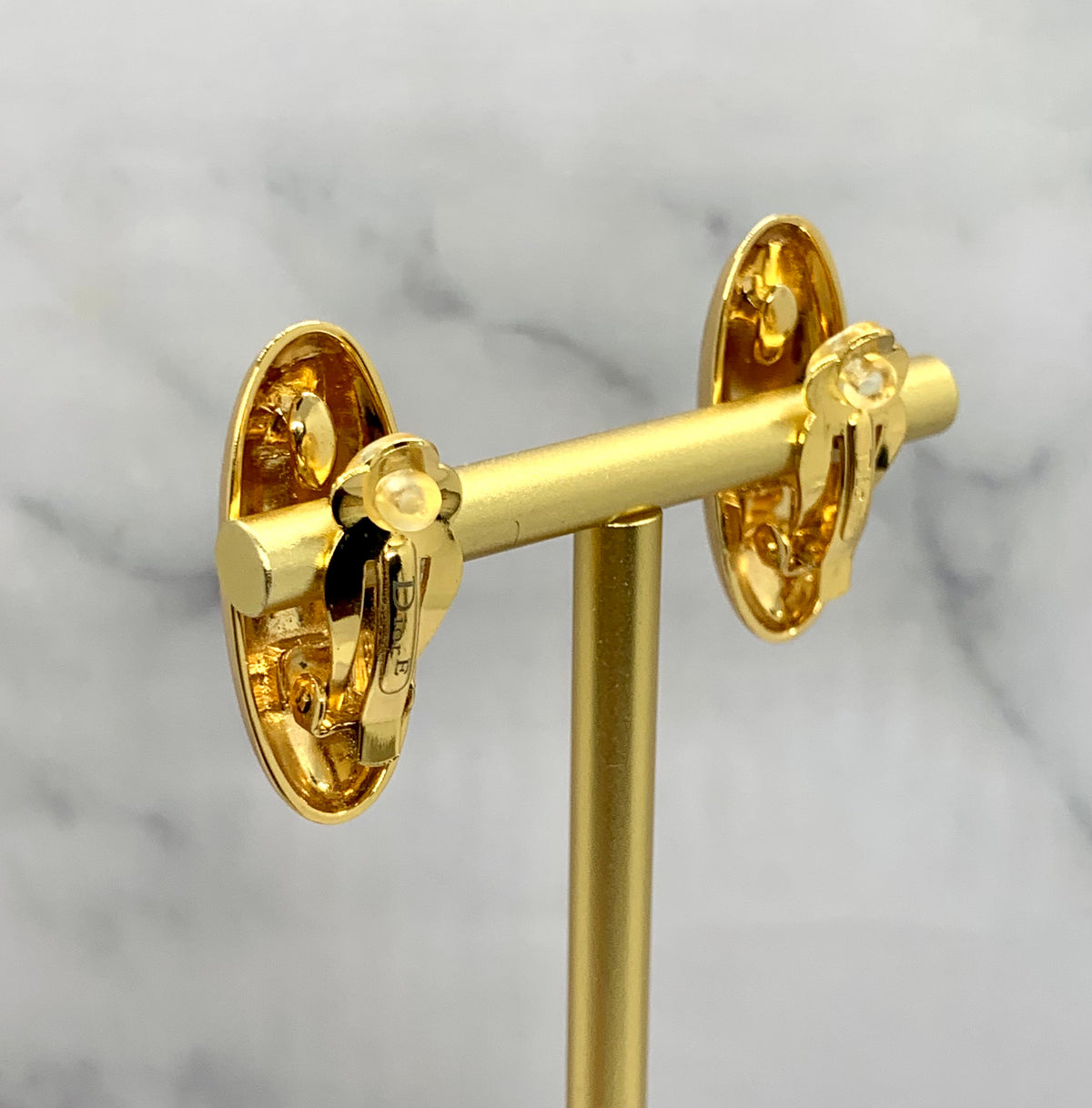 CHRISTIAN DIOR Gold Tone Clip On Earrings - Pre-Owned — 2