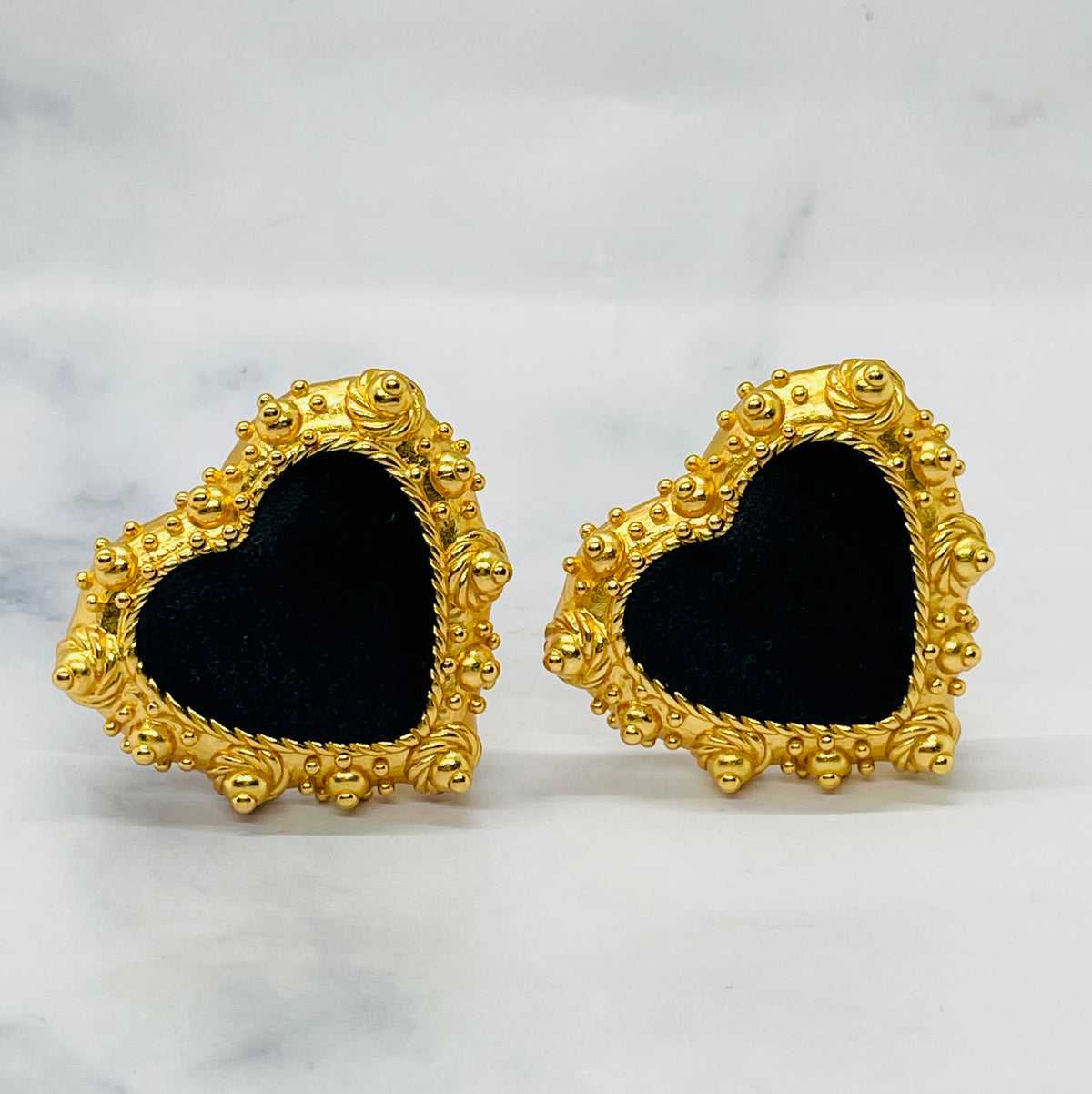 CHRISTIAN LACROIX Black Velvet Heart Earrings - Pre-Owned / MK6406 — 1
