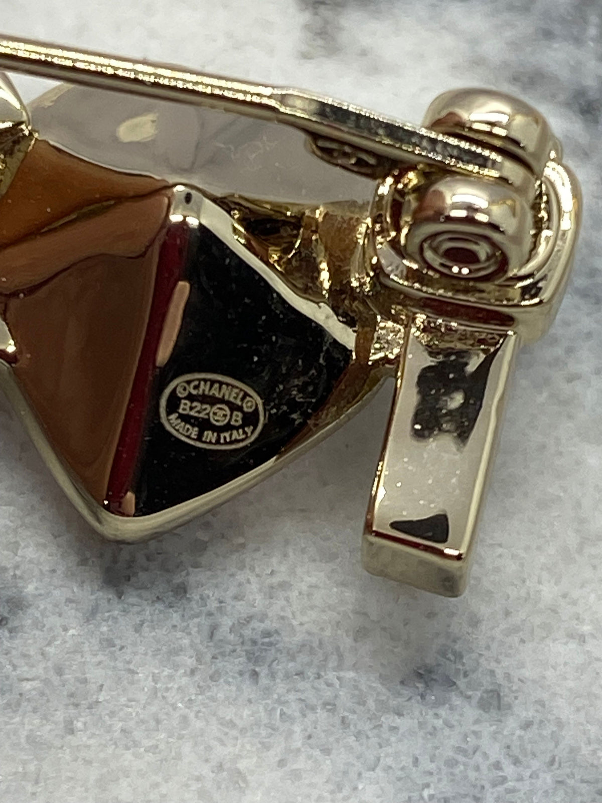CHANEL I heart CC Small Brooch Pin - Pre-Owned — 4