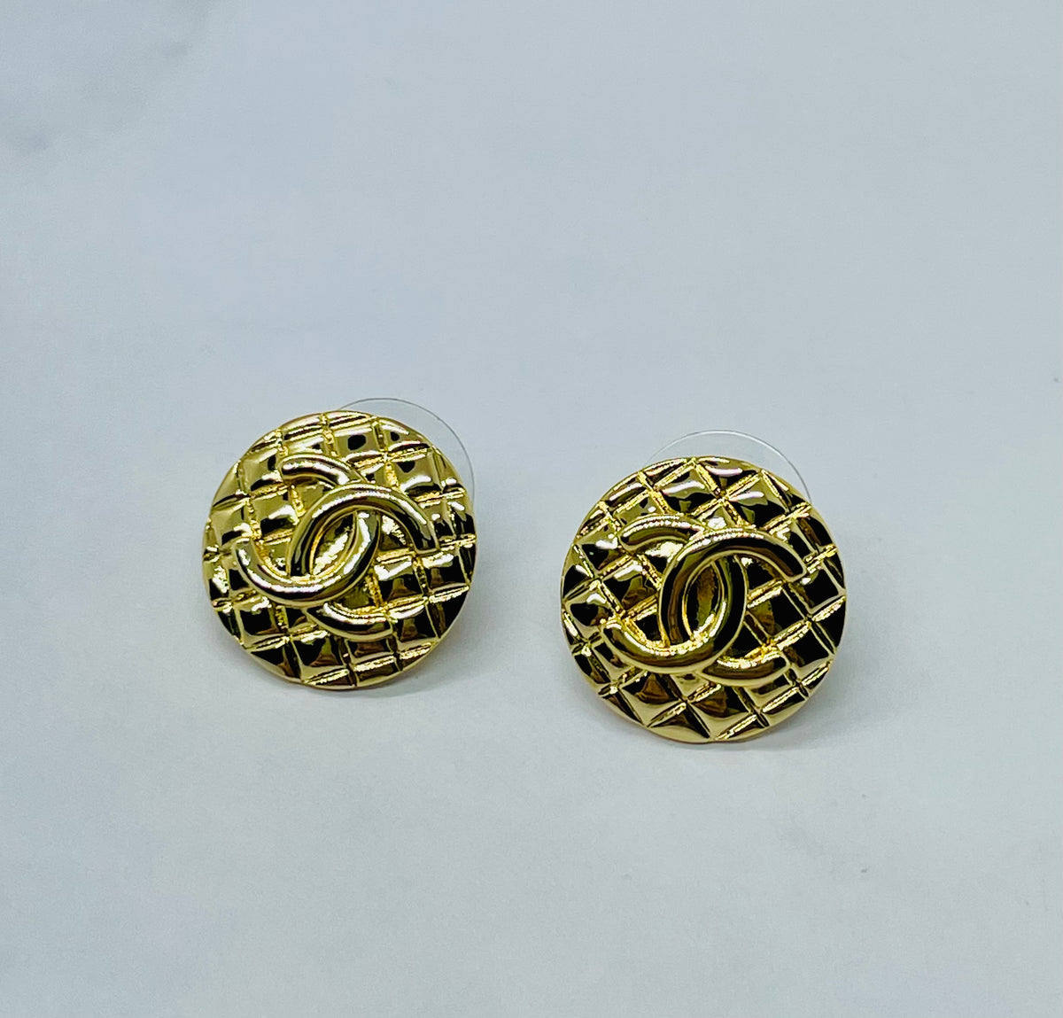 CHANEL CC Quilted Button Earrings - Pre-Owned — 1