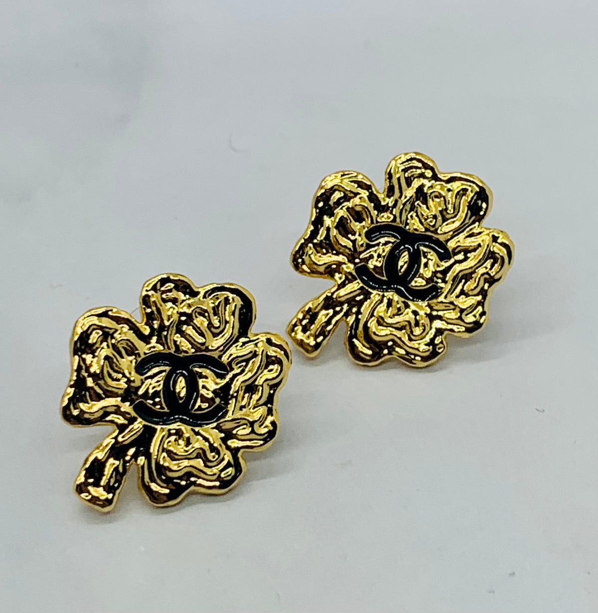 CHANEL CC Gold Tone Lucky Clover Earrings - Pre-Owned — 1