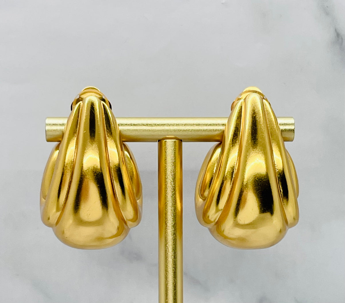 YSL YVES SAINT LAURENT Vintage Gold Tone Clip On Earrings - Pre-Owned