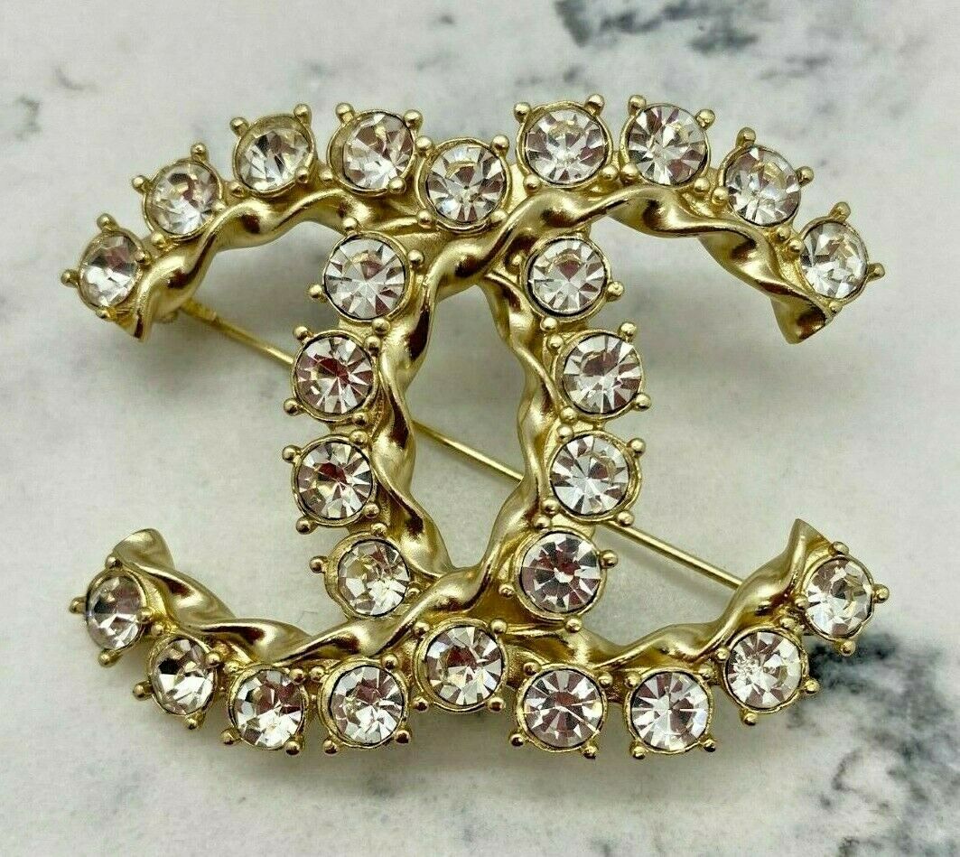 CHANEL CC Gold Tone Rhinestone Trim Brooch Pin - Pre owned