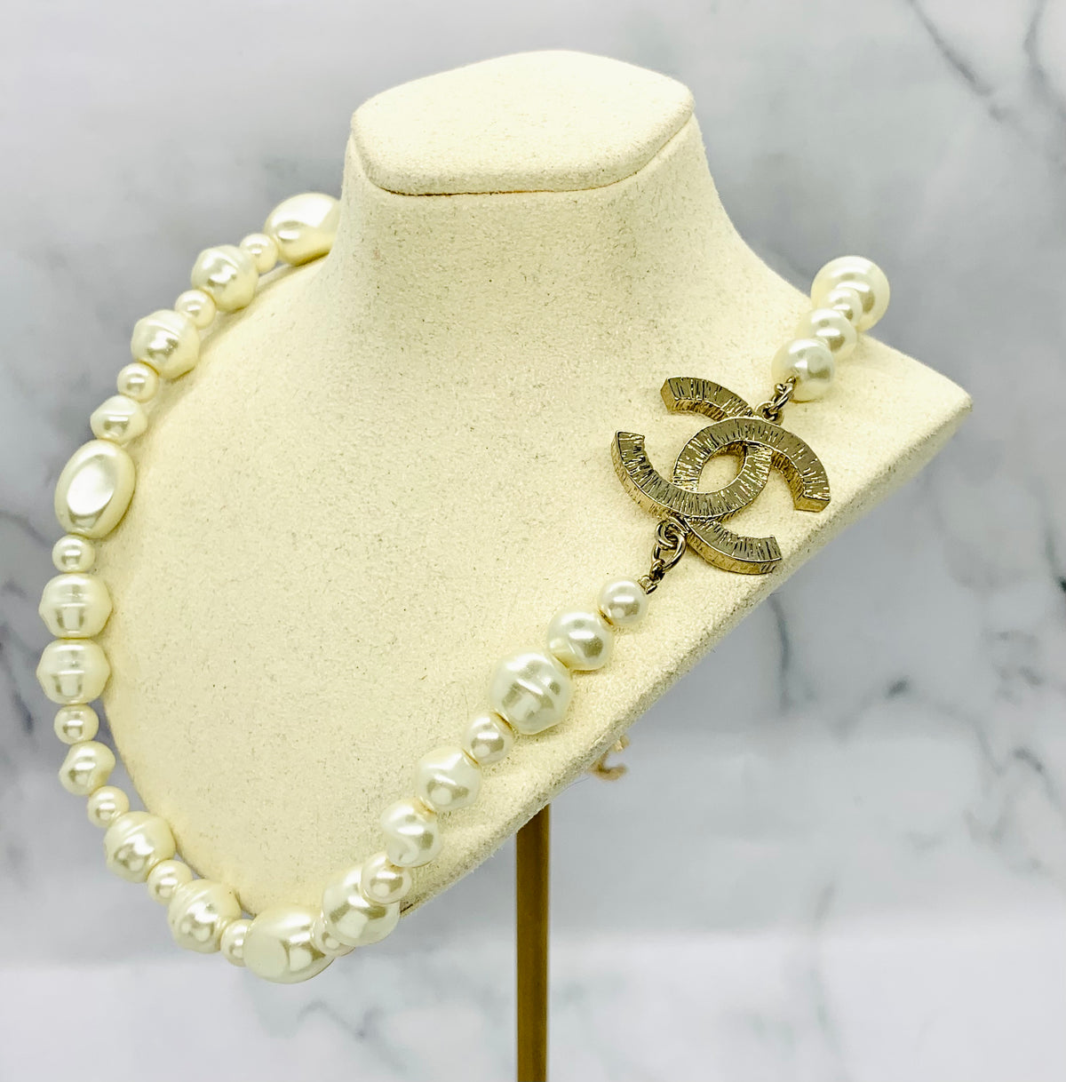 Auth CHANEL CC Pearl Choker Necklace - USED