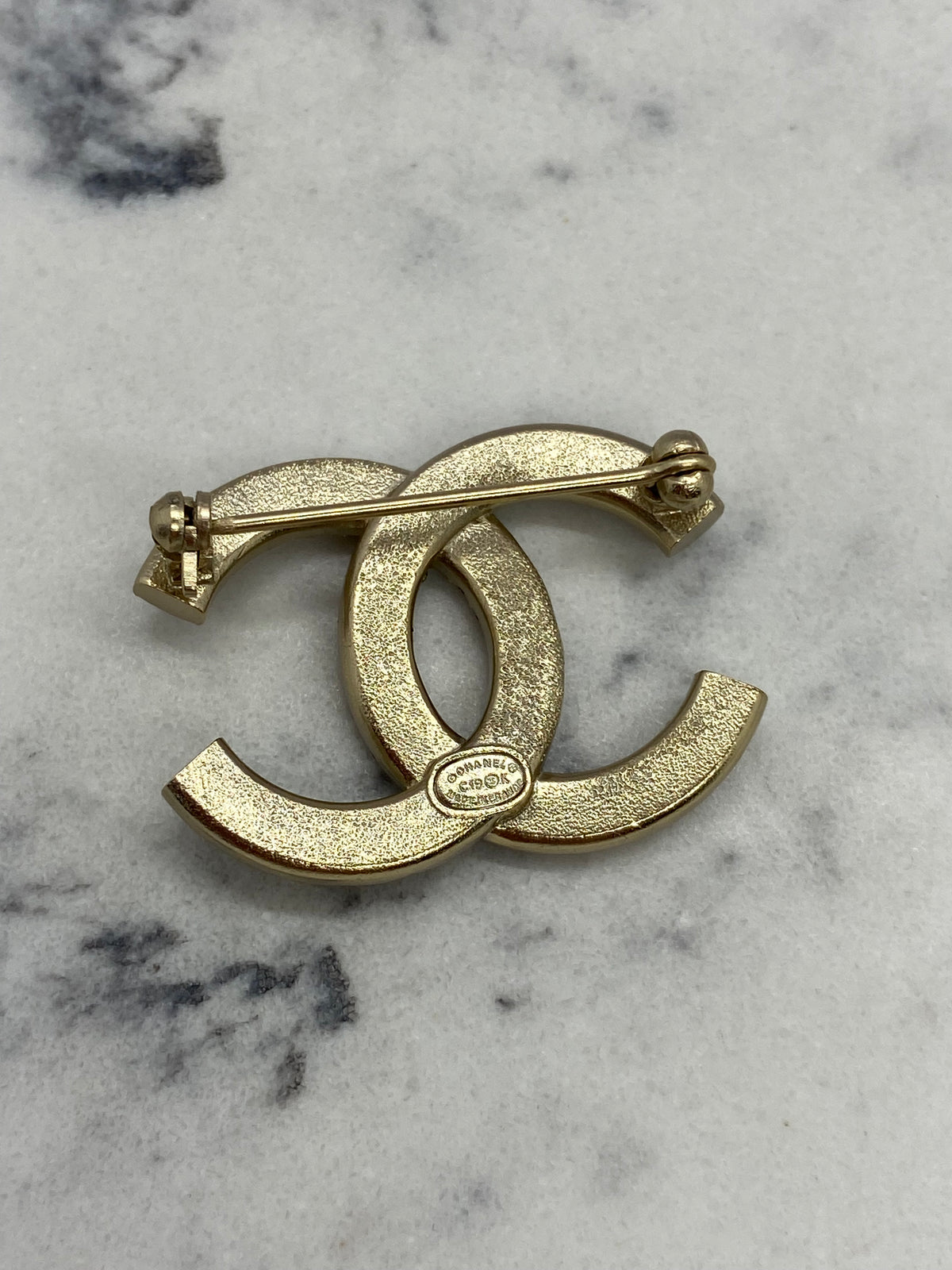 CHANEL CC Pewter Dark Rhinestone Brooch - USED