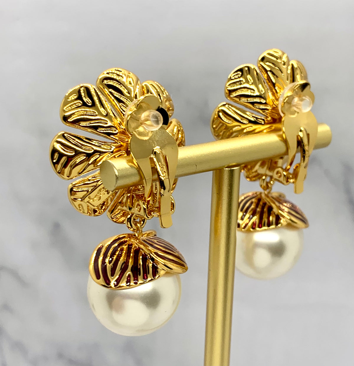 YSL YVES SAINT LAURENT Flower Pearl Clip On Earrings - Pre owned