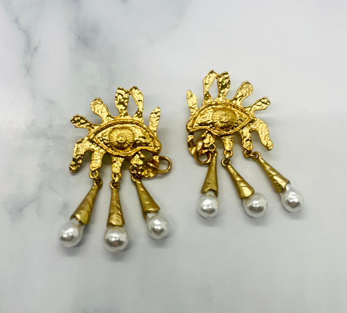 SCHIAPARELLI Statement Pearl Pendant Earrings - Pre owned