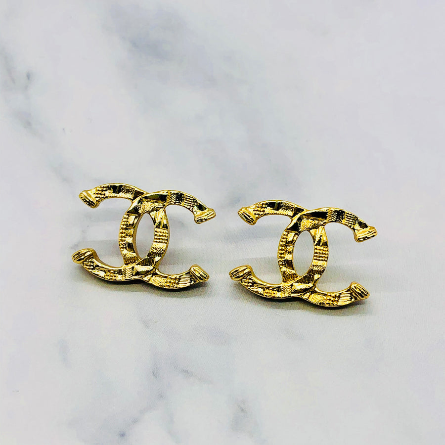 CHANEL CC Gold Tone Texture Earrings - Pre owned