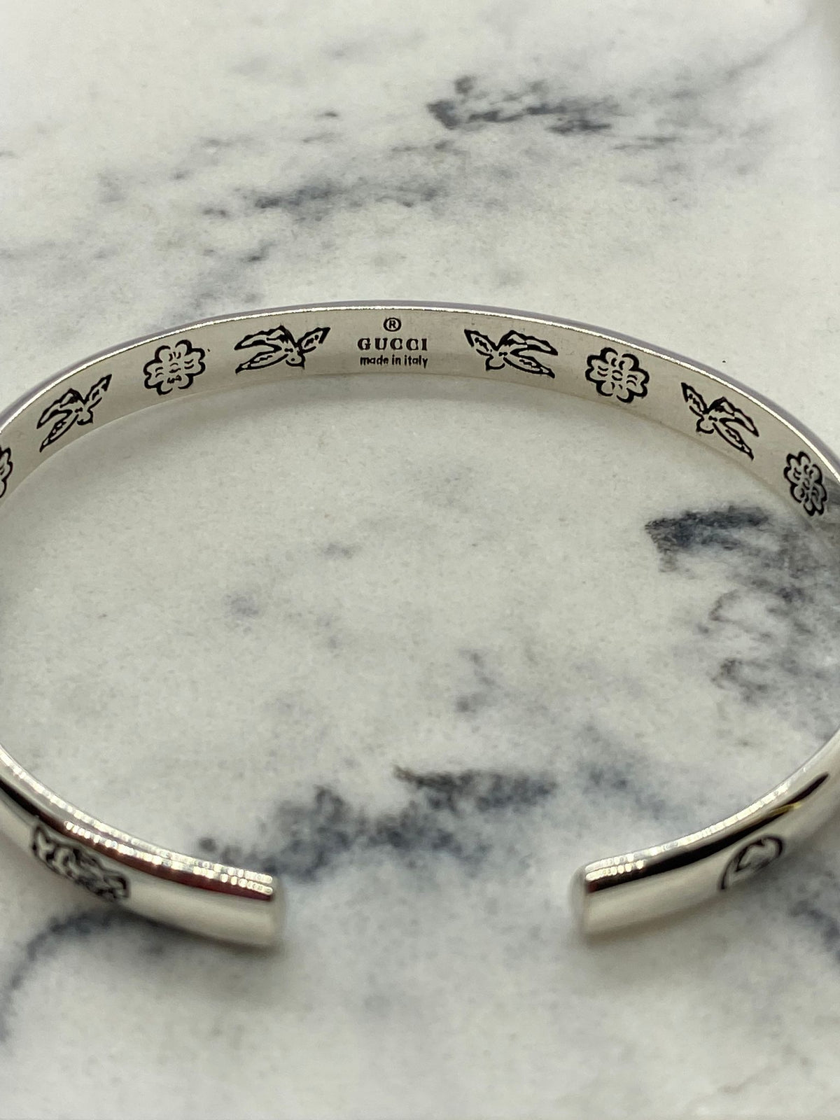 GUCCI silver Tone Blind For Love Cuff Bracelet - USED