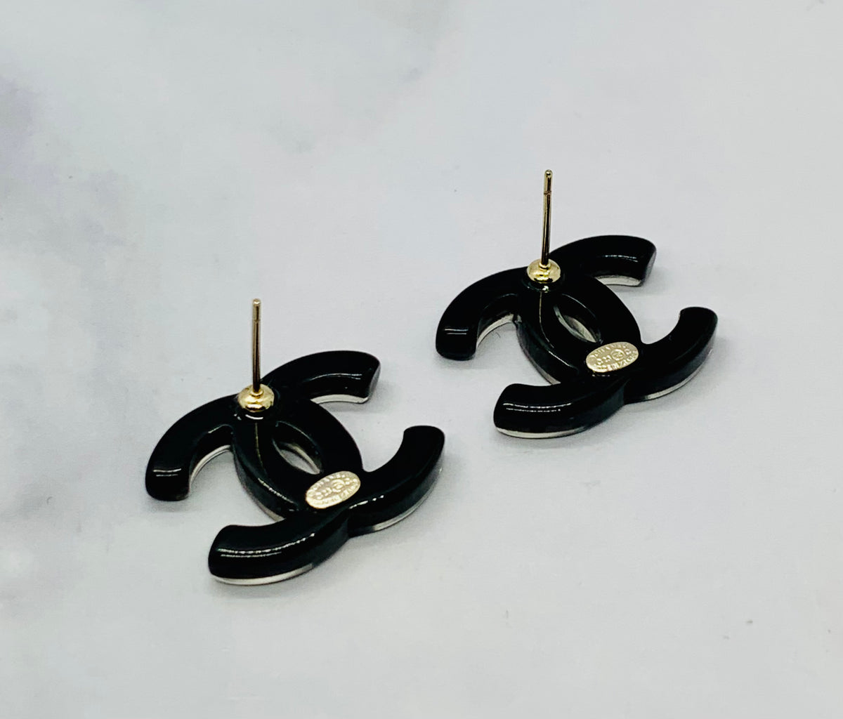 CHANEL CC Striped Earrings - Pre owned