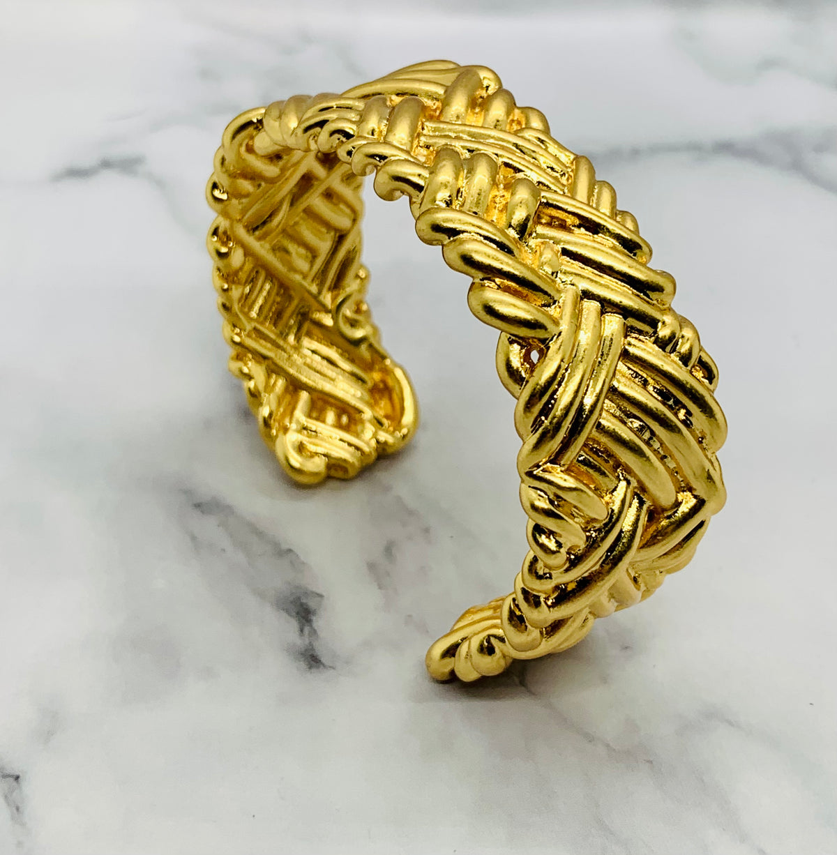 BOTTEGA VENETA Gold Braided Cuff Bracelet - Pre owned