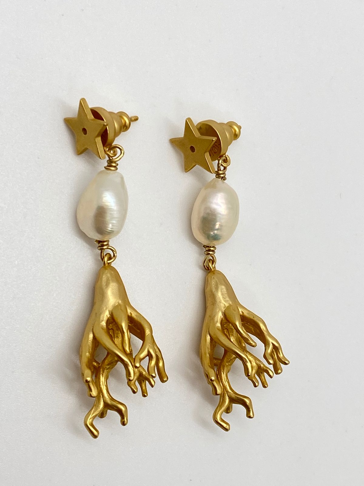 Auth CHRISTIAN DIOR Gold Coral & Fresh Water Pearl Earrings - Pre owned