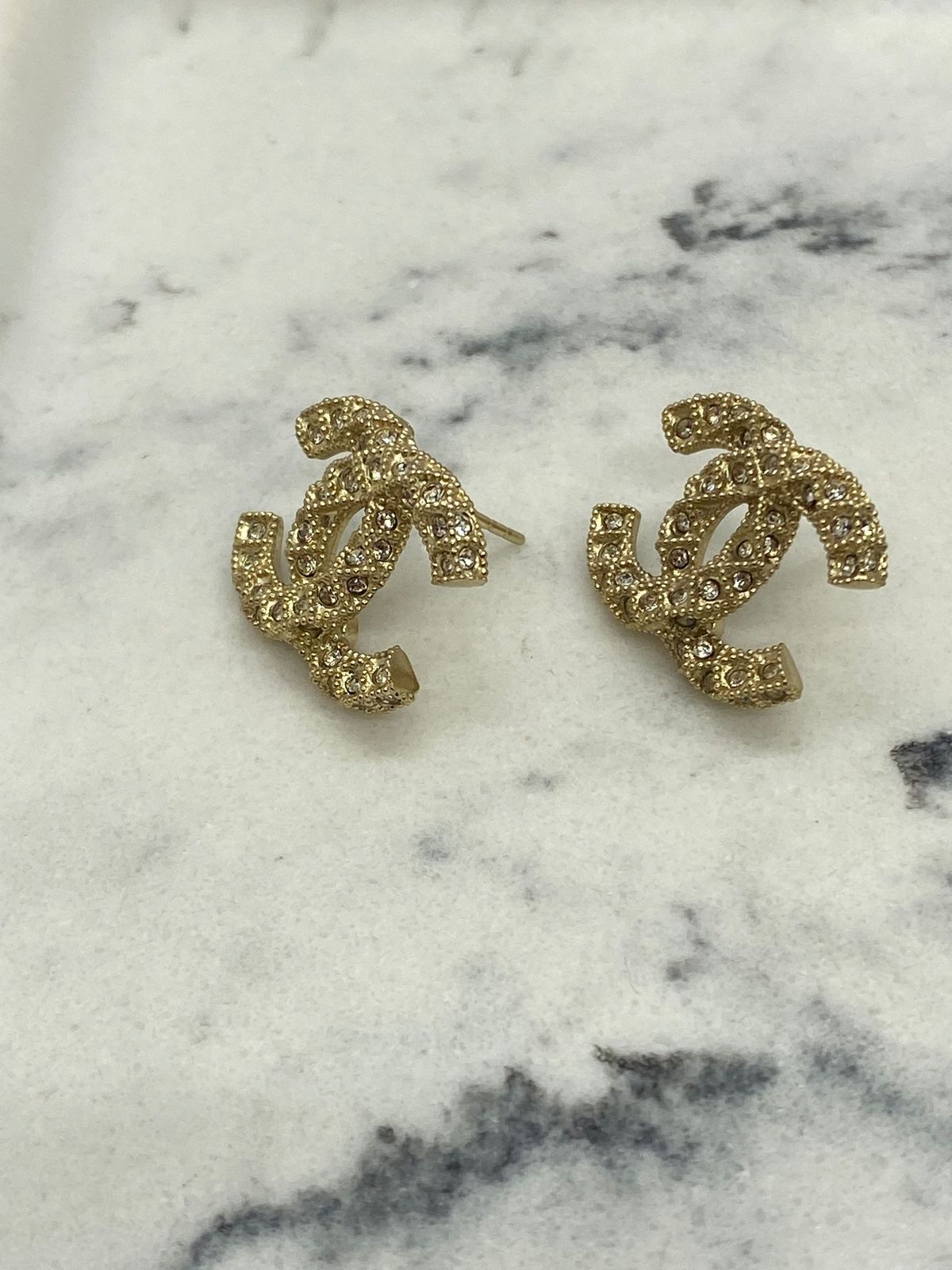 CHANEL CC Gold Rhinestone Earrings - Pre owned