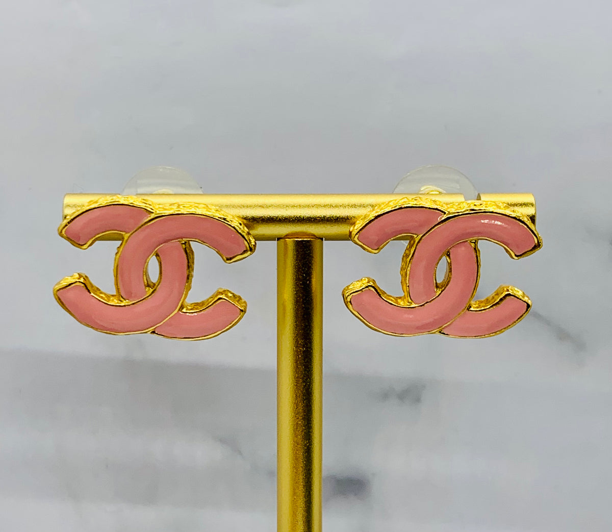 CHANEL CC Pink Enamel Gold Tone Earrings - Pre owned