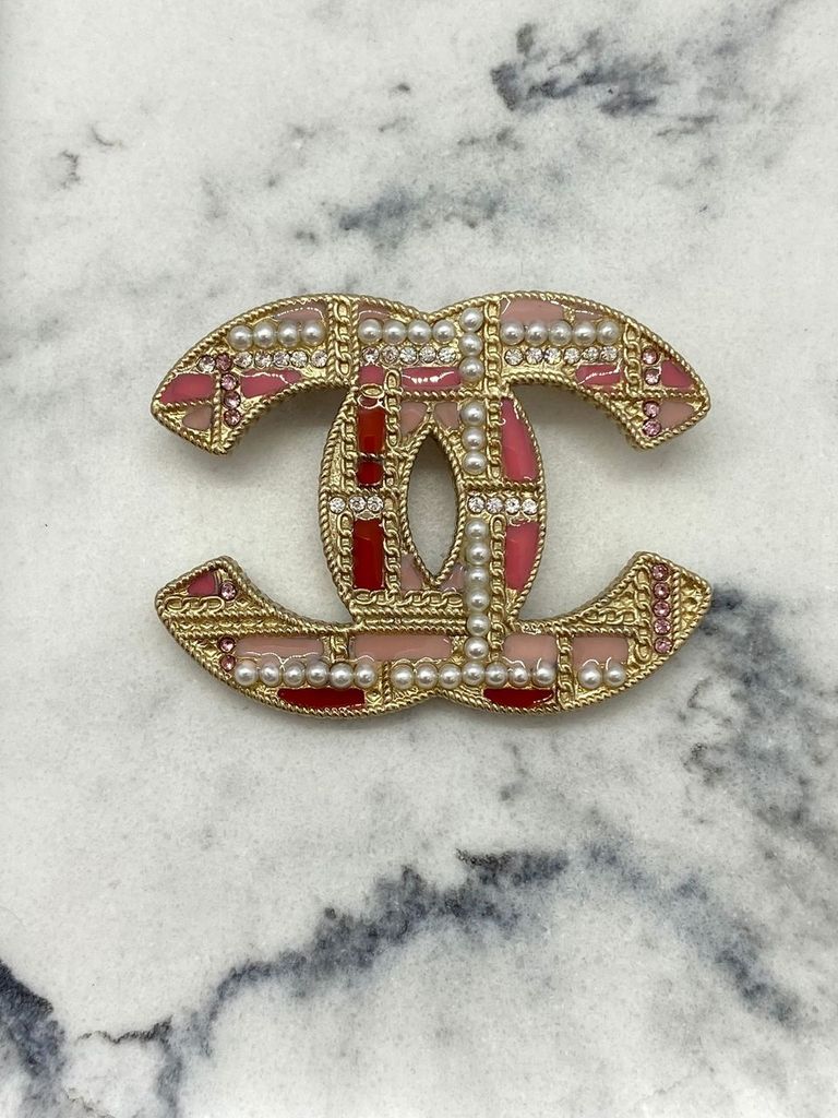 CHANEL CC 2019 Red & Pink Pearl Plaid Brooch Pin - Pre owned