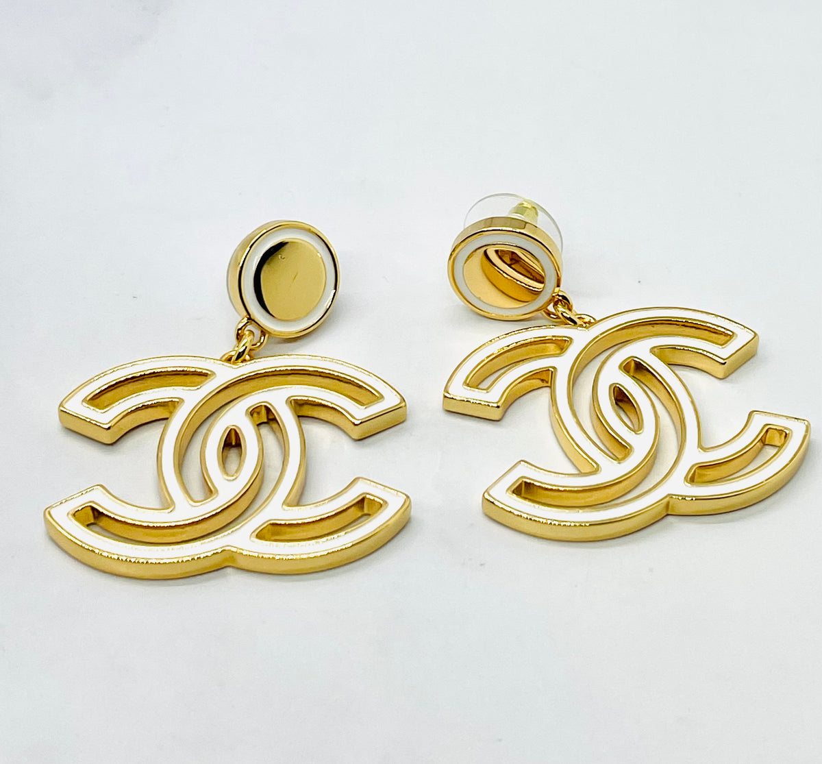 CHANEL CC White Outline Statement Earrings - Pre owned