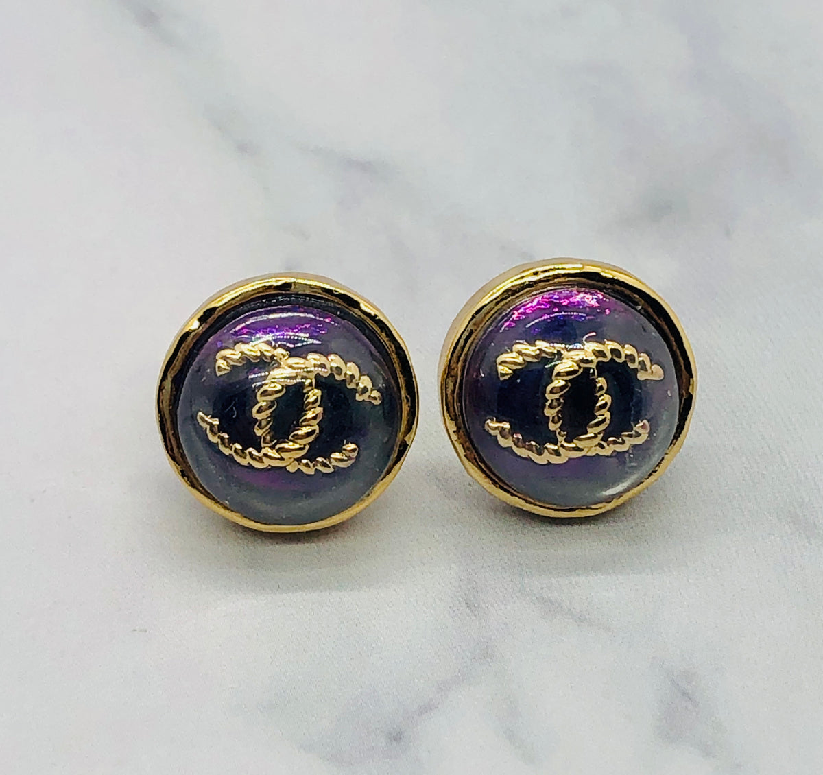 CHANEL CC Purple Button Earrings - Pre owned