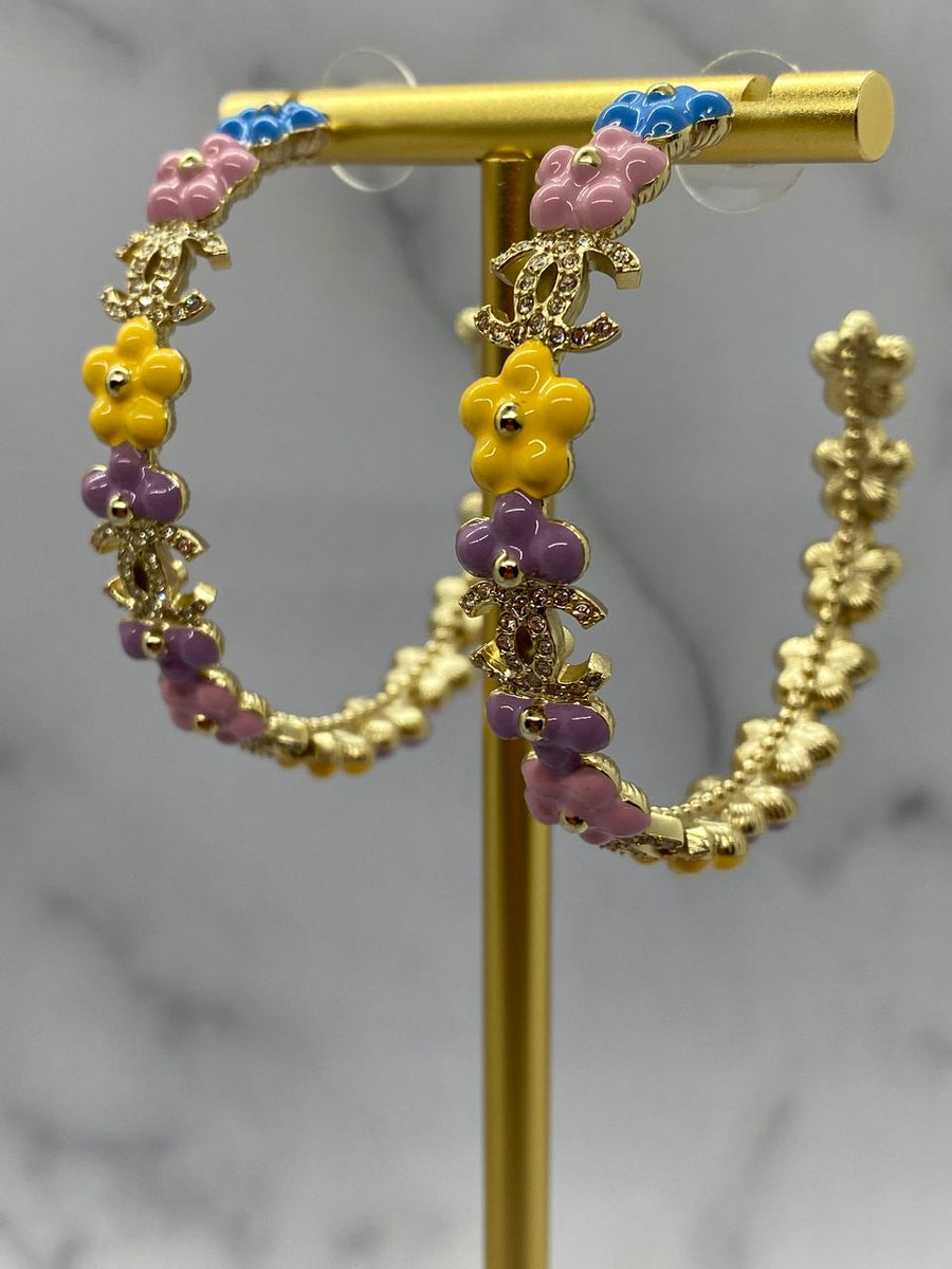 CHANEL CC Colorful Flower Hoop Earrings - Pre owned