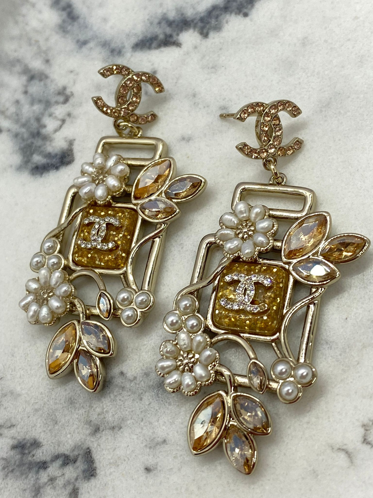 CHANEL CC Floral Bottle Earrings - Pre owned