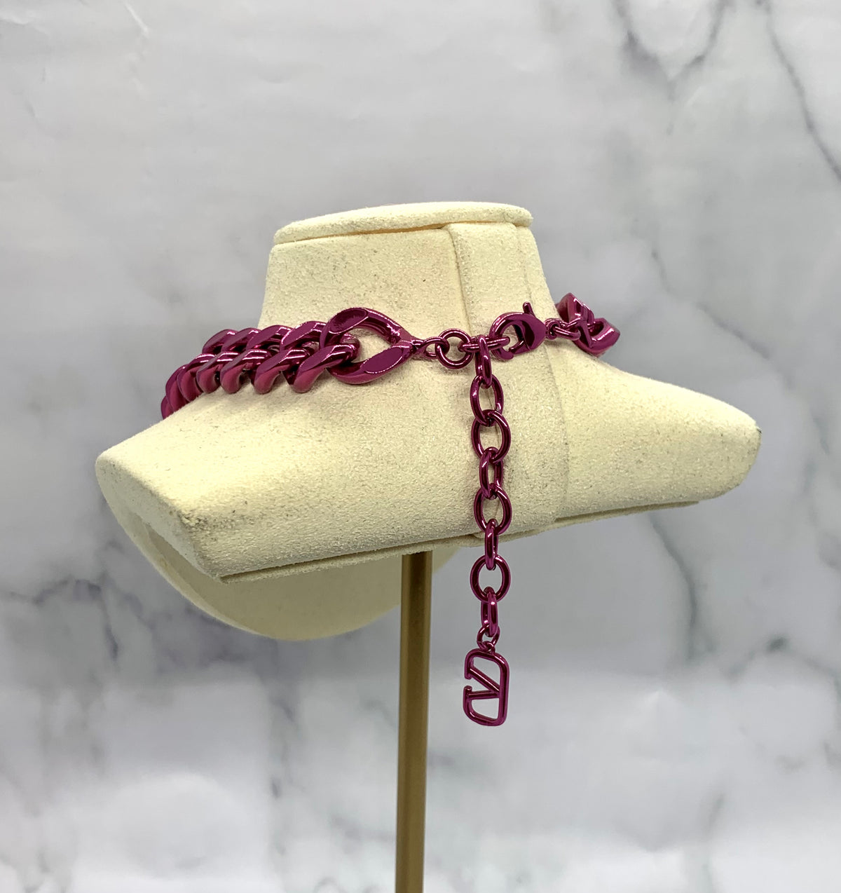 VALENTINO V Pink Chain Necklace - Pre owned