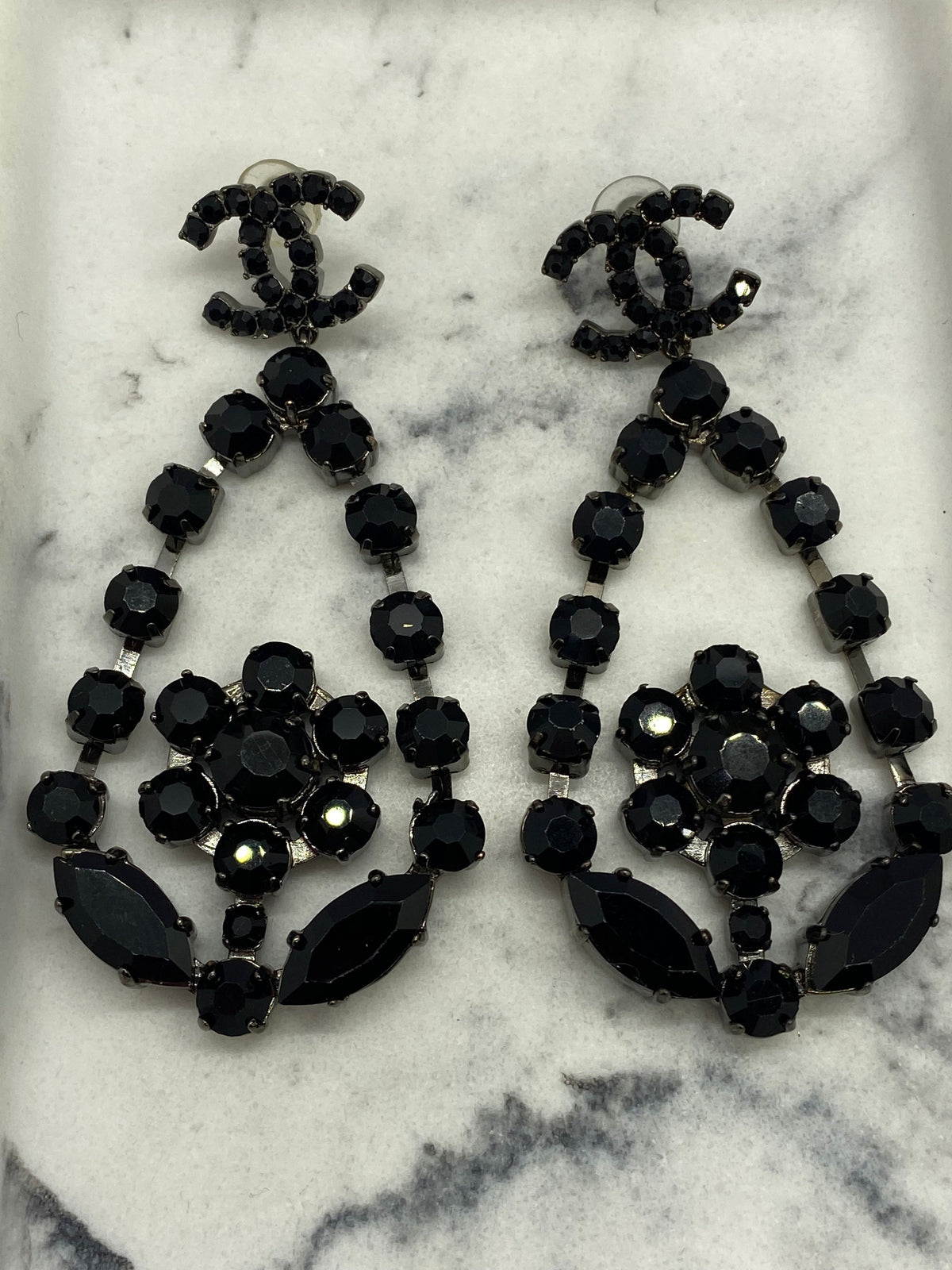 CHANEL CC Black Rhinestone Chandelier Earrings - Pre owned