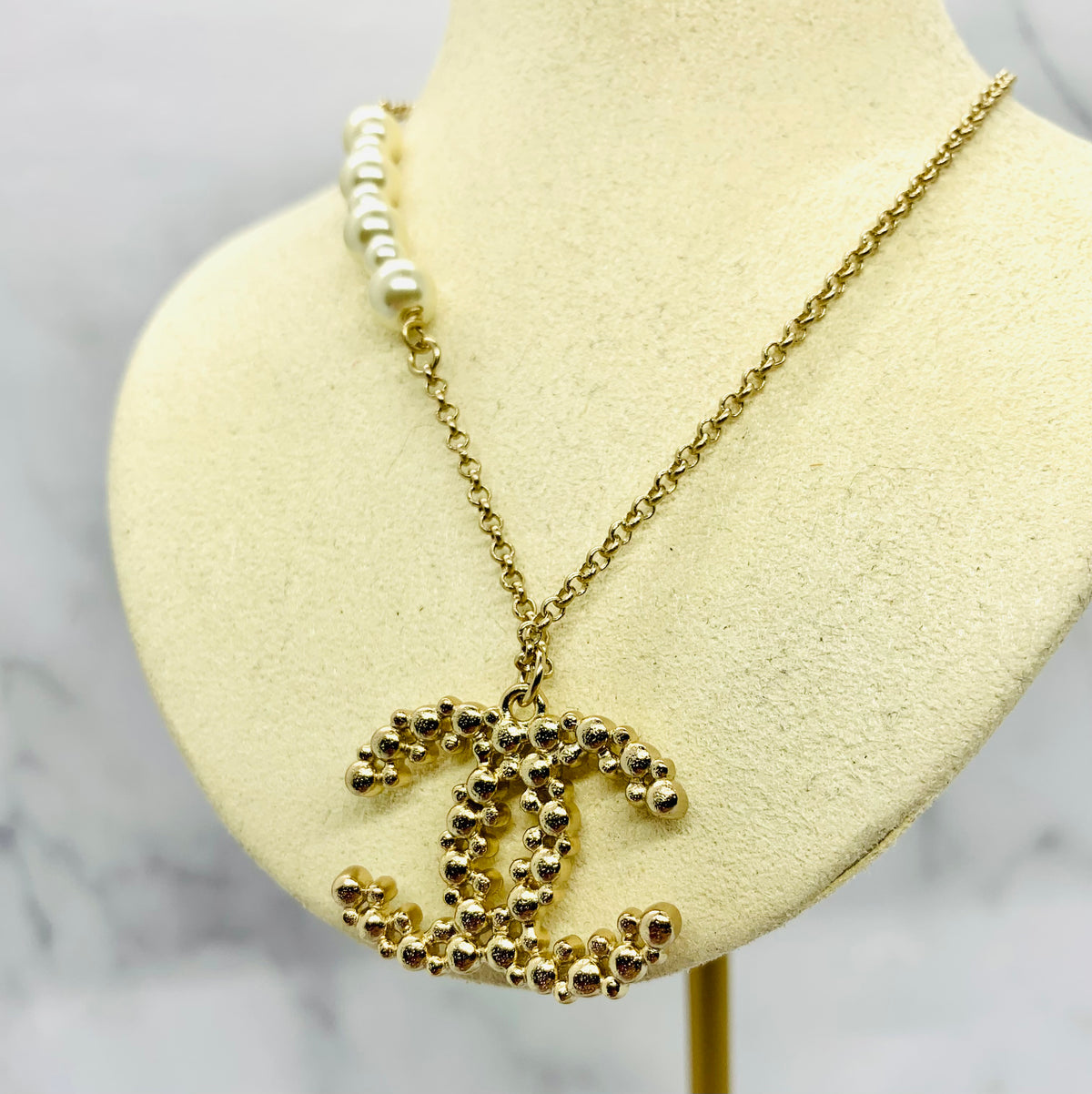 CHANEL CC 2019 Pendant Charm Necklace - USED