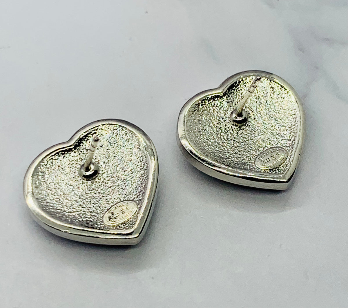 CHANEL CC Heart Rhinestone Earrings - Pre owned / KM4395