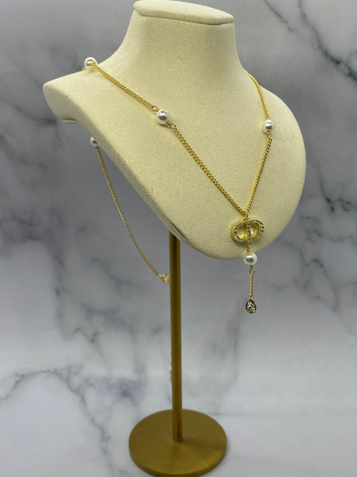 CHRISTIAN DIOR CD Gold Tone Pearl Necklace - Pre owned