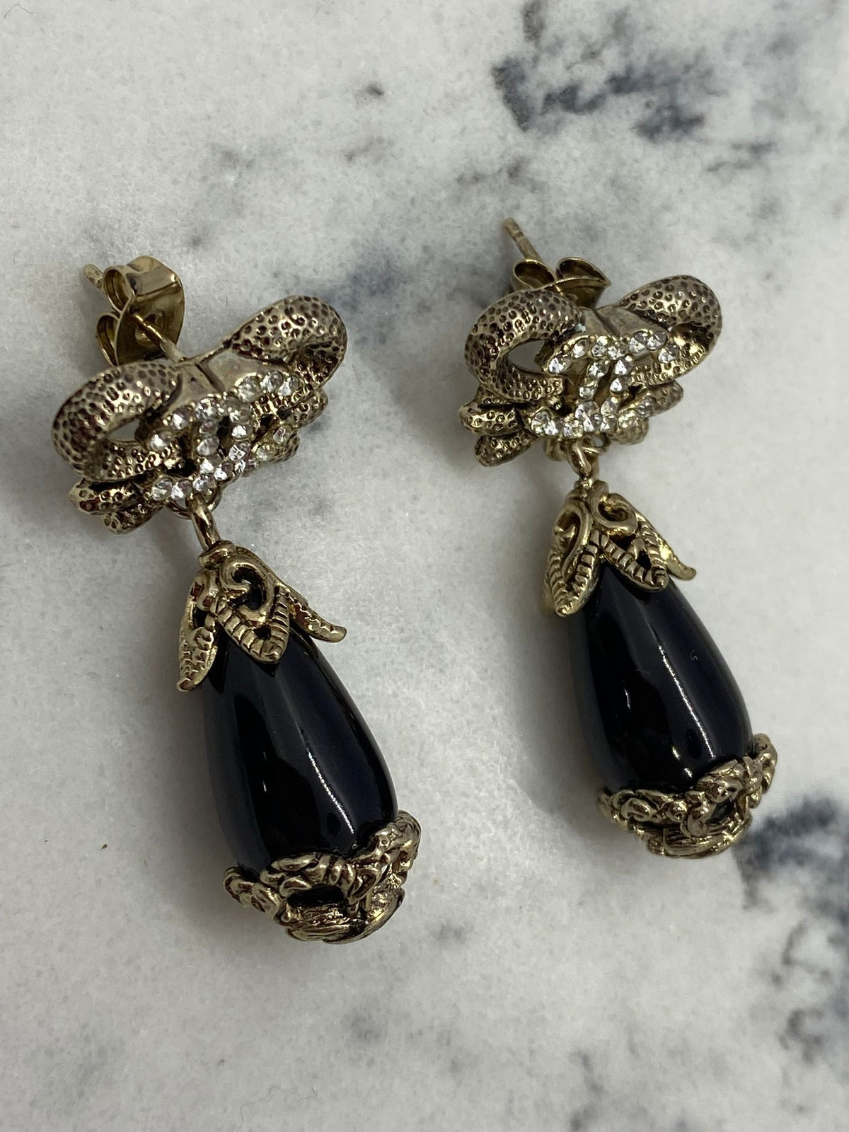 CHANEL CC 2009 Black Pendant Earrings - USED