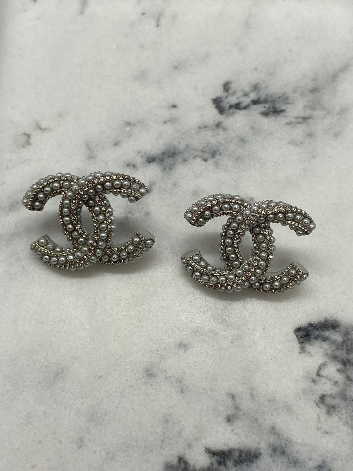 CHANEL CC Silver Tone Pearl Trim Earrings - Pre owned