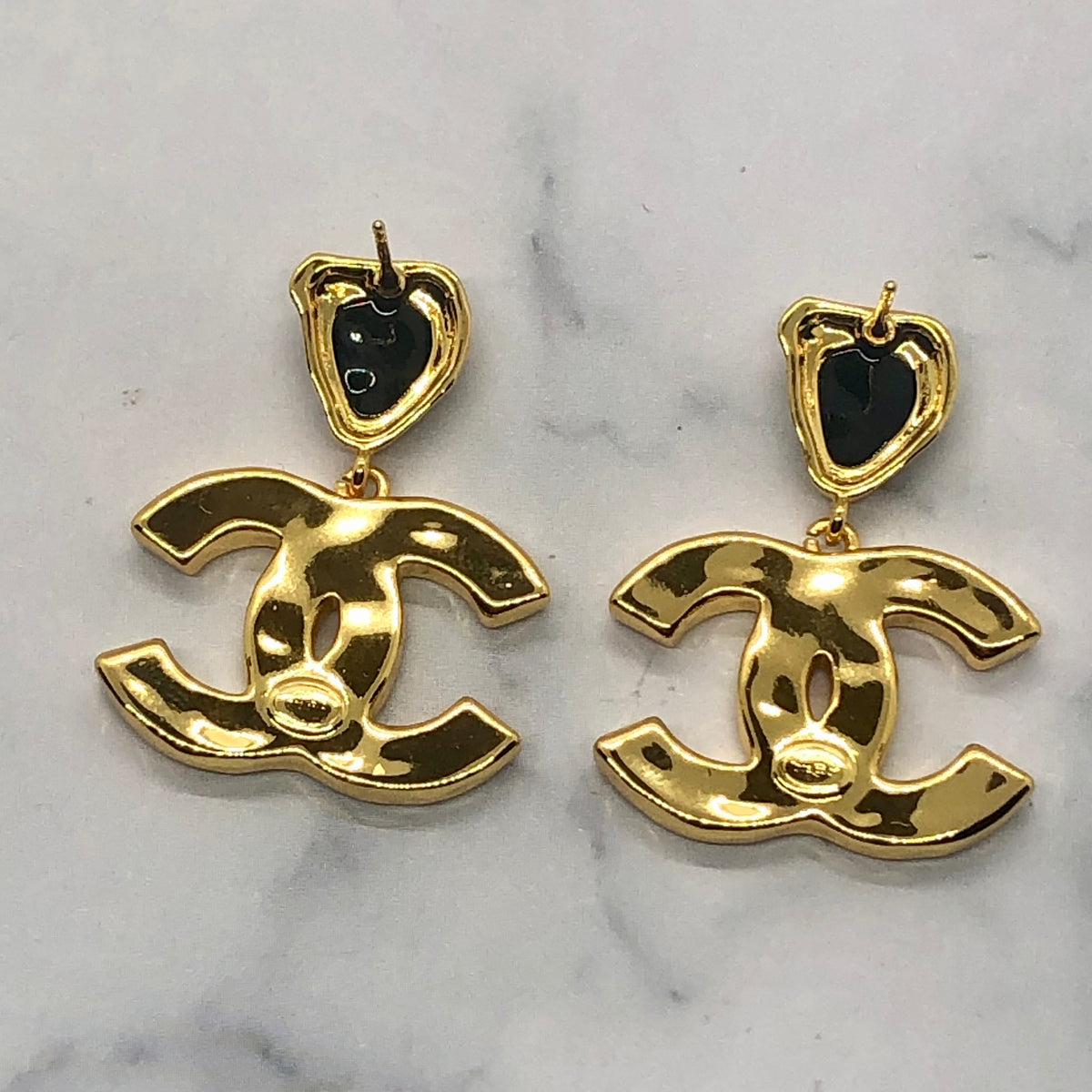 CHANEL CC Gold Flake Pendant Earrings - Pre owned