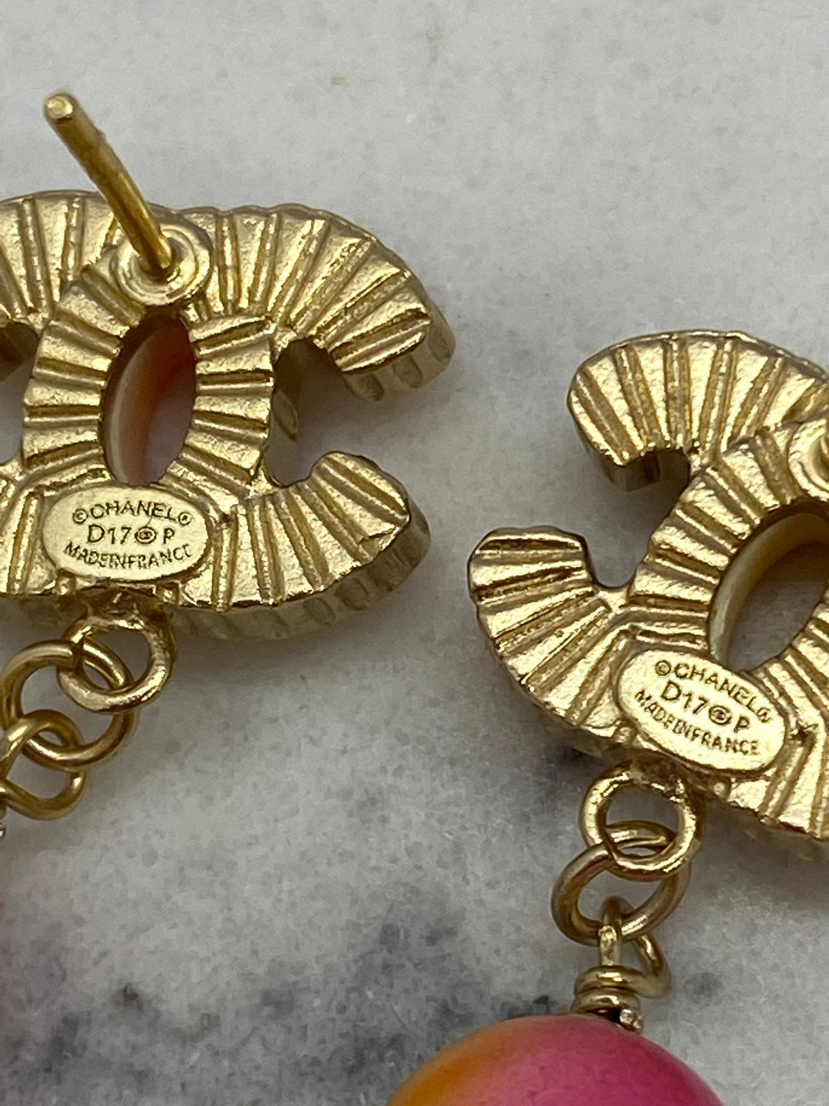 CHANEL CC 2017 Colorful Pearl Pendant Earrings - USED
