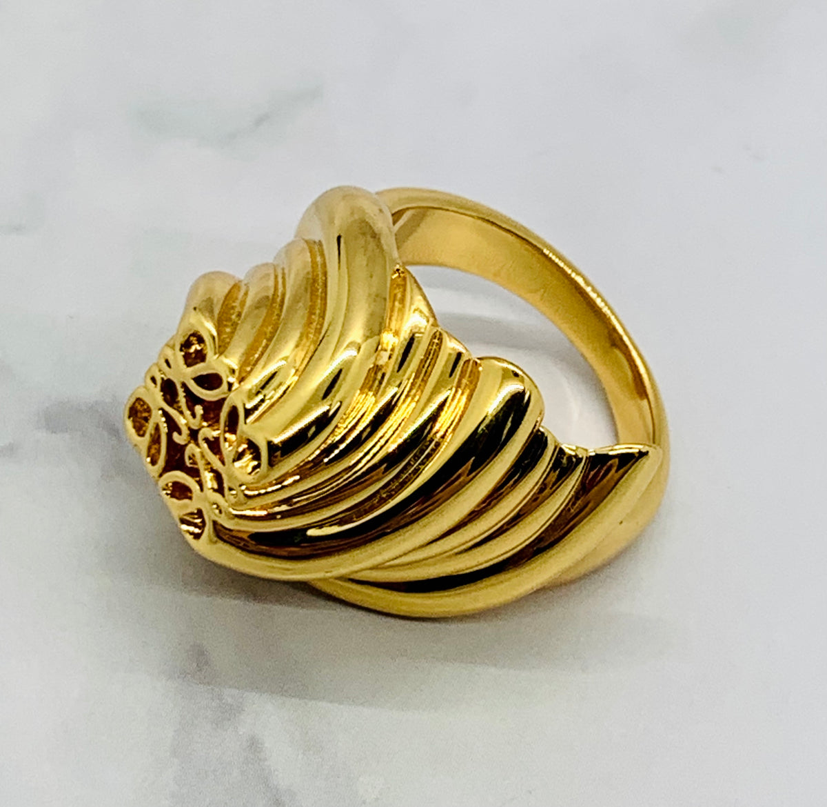 LOEWE Twisted Monogram Ring Size 7 M - Pre owned