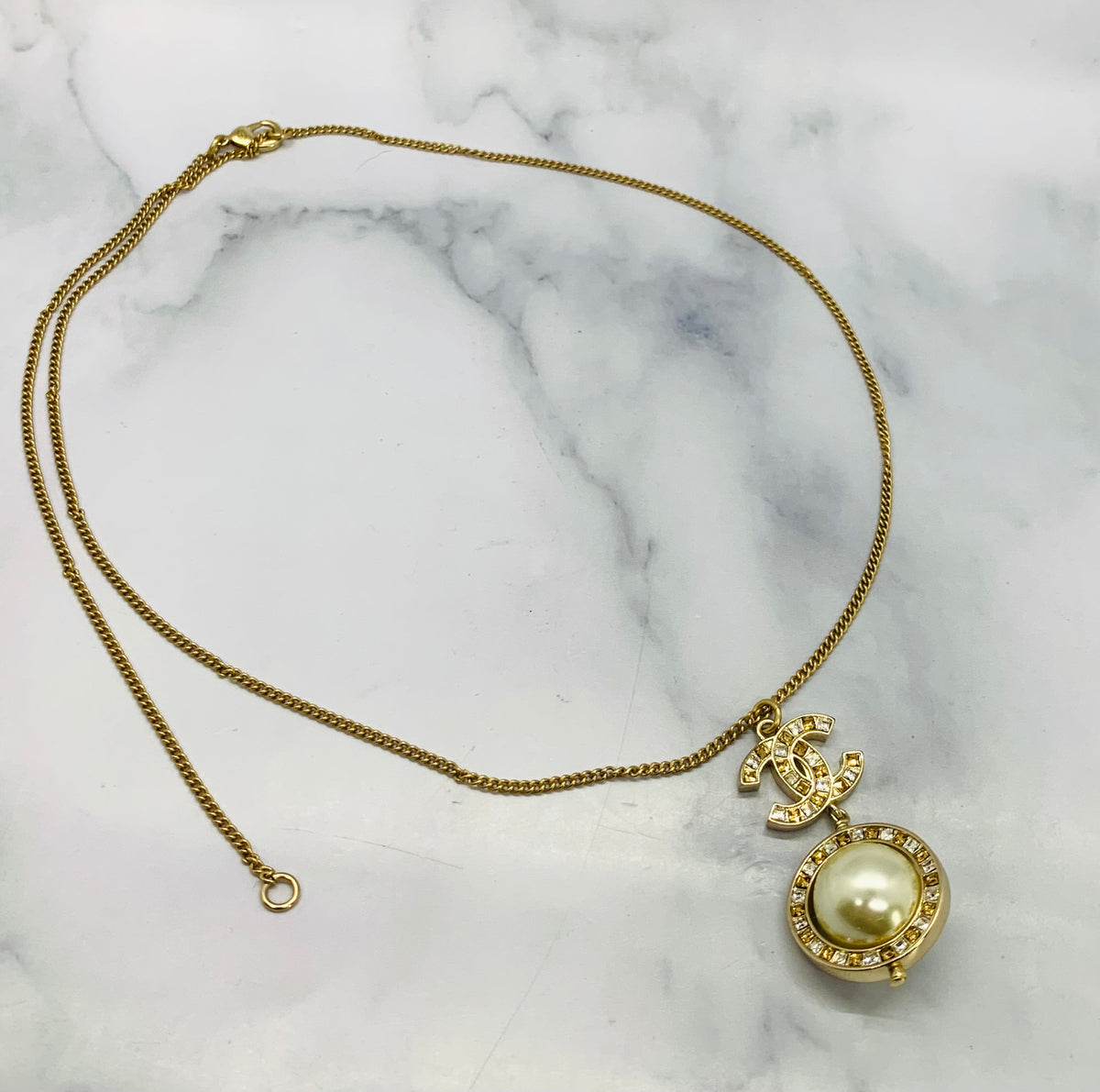 CHANEL CC 2017 Pendant Necklace - USED