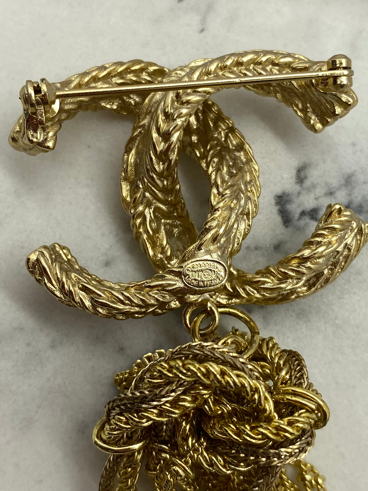CHANEL CC Vintage Statement Brooch Pin - Pre owned