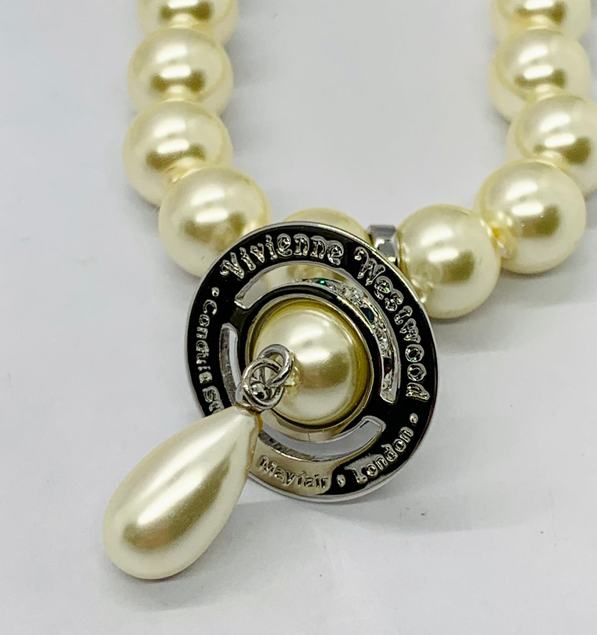 VIVIENNE WESTWOOD Statement Pearl Orb Necklace - Pre owned