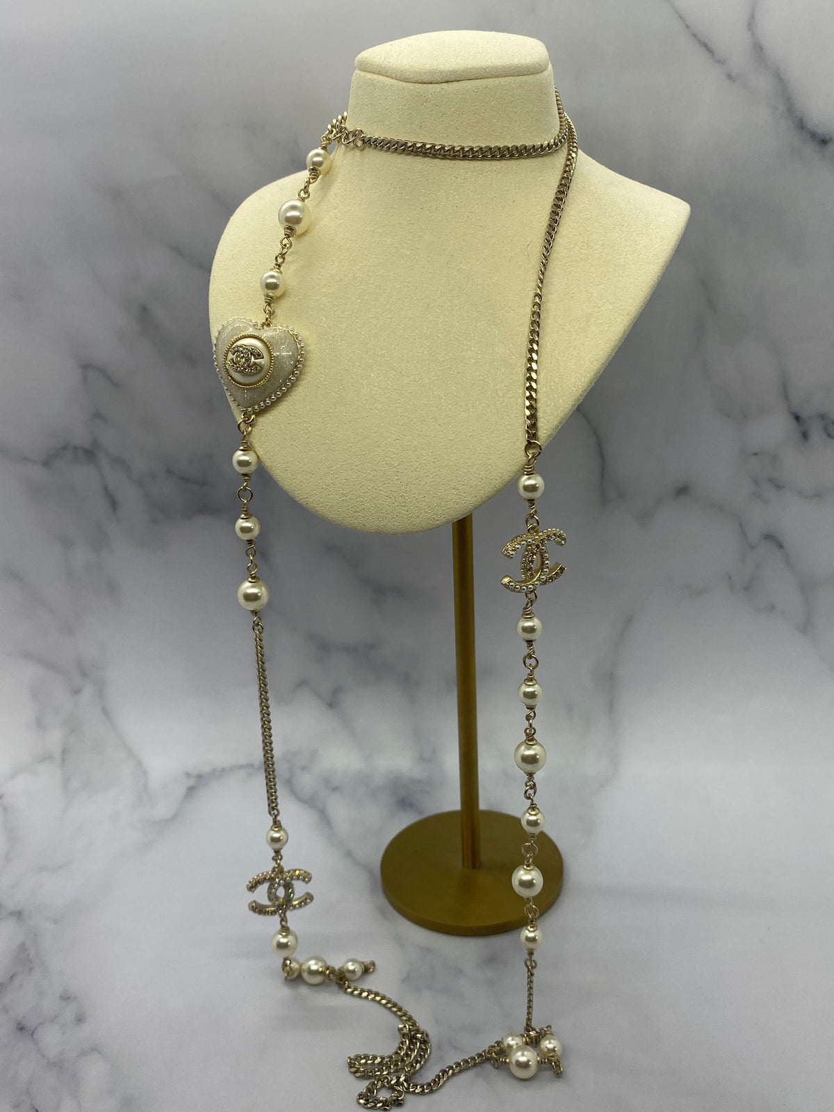 CHANEL CC Pearl Trim Heart Statement Necklace - Pre owned