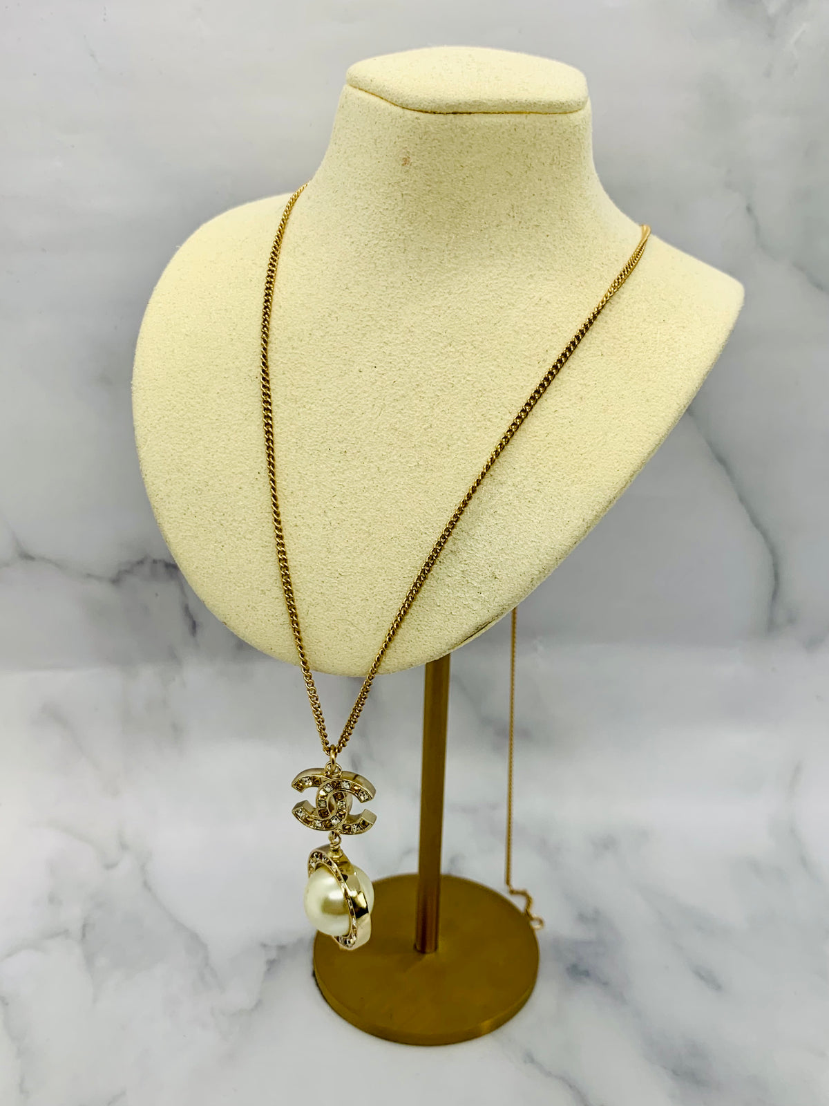 CHANEL CC 2017 Pendant Necklace - USED