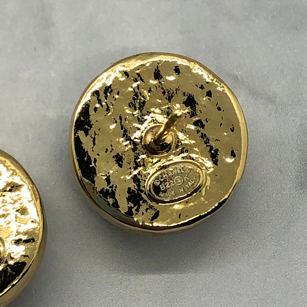 CHANEL CC Purple Button Earrings - Pre owned
